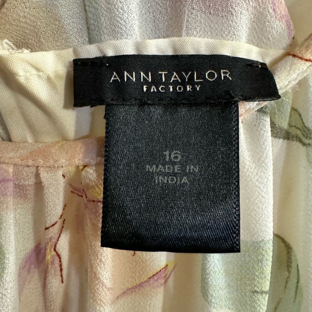 Ann Taylor Floral A-lined Knee Length Dress Flowy Size 16 - Picture 8 of 8